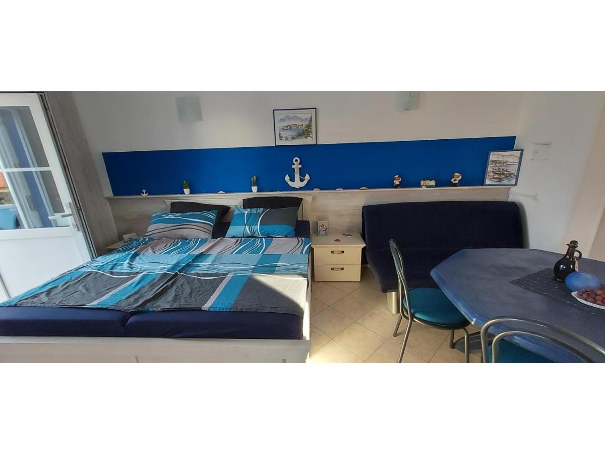 Blue Sea Vir Apartments Luaran gambar